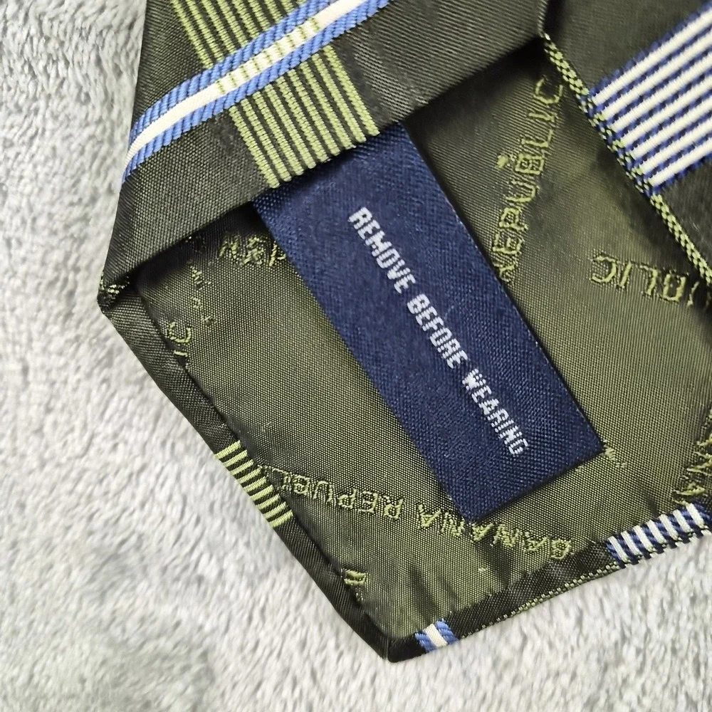 Banana Republic Neck Tie Mens Olive Green Plaid 100% Silk Formal Made In Italy